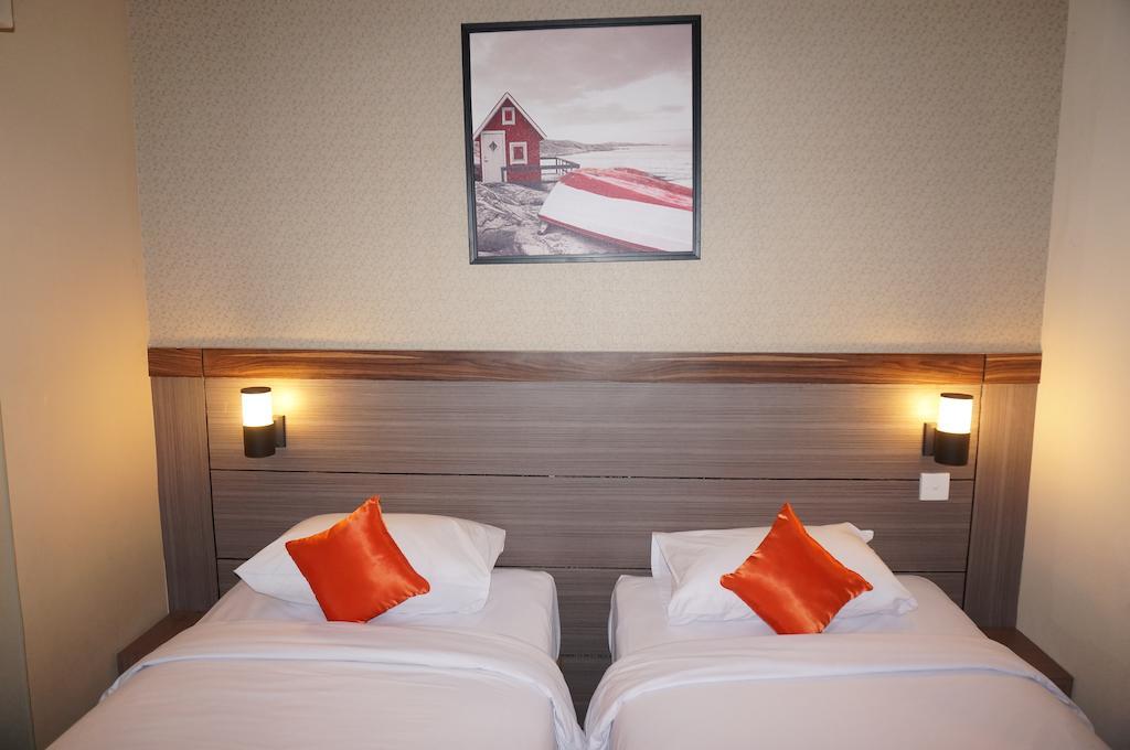 Ekon Hotel Yogyakarta Room photo