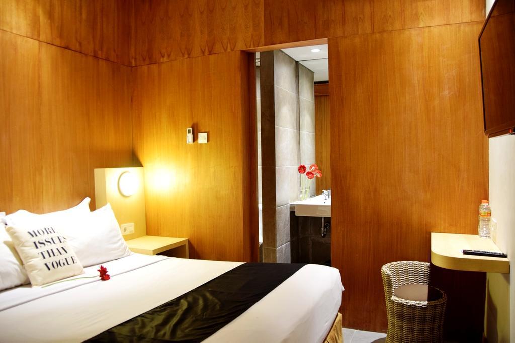Ekon Hotel Yogyakarta Exterior photo